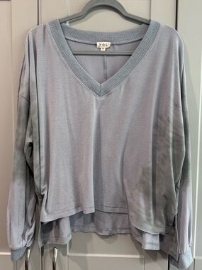 POL V-Neck Oversized Long Sleeve Top in Light Gray